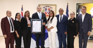 Colegio de Abogados reconoce a Rodolfo Valentín Santos por su mérito jurídico y liderazgo en la defensa pública