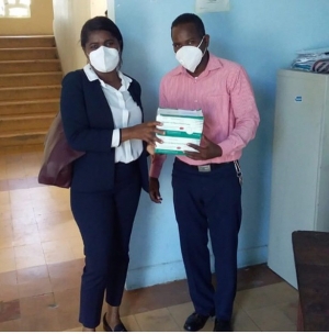 La coordinadora de la Oficina de Defensa Pública del Distrito Judicial de Azua, supervisa los destacamentos de varios municipios de la provincia