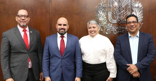 Director de la Defensa Pública participa en panel sobre impacto de la jurisprudencia en la gestión pública y jurisdiccional