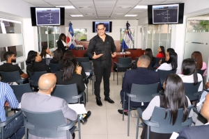 Taller "Técnicas en Litigación Oral" dirigido a la promoción de Abogados Adscritos 2023.