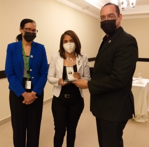 Director Nacional, Lcdo. Rodolfo Valentín Santos, entregó galardones del Premio Fray Antón de Montesinos 2020 , a los defensores/as Públicos.