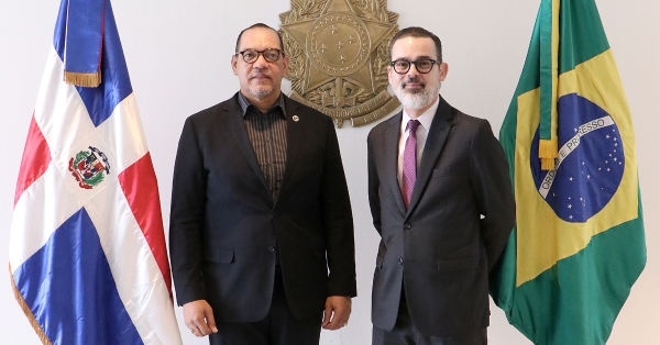 Director de la Oficina Nacional de Defensa Pública realiza visita de cortesía a la Embajada de Brasil
